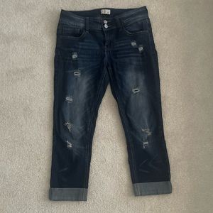 Distressed cropped jeans